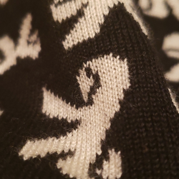 Womens fine knit sweater - Picture 2 of 2